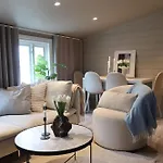 Apartment Cozy, *